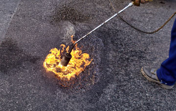 Emmbrook flat roofing repairs